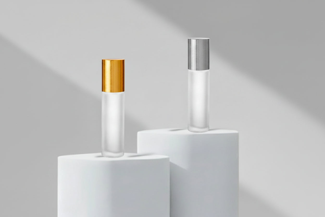 Aesthetic Pack – 10ml Clear Frosted Roll-On Glass Bottle (Golden / Silver Glossy Cap)