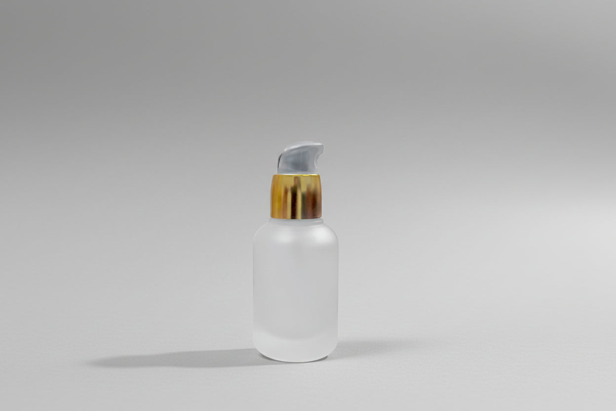 Aesthetic Pack – 30ml Clear Frosted Glass Bottle with Golden Serum Pump (20mm Neck)