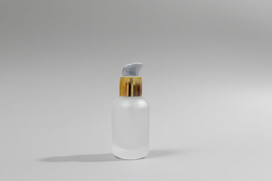 Aesthetic Pack – 30ml Clear Frosted Glass Bottle with Golden Serum Pump (20mm Neck)